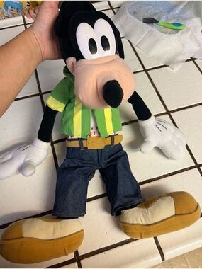 Disney Vintage Goofy Plush Toy